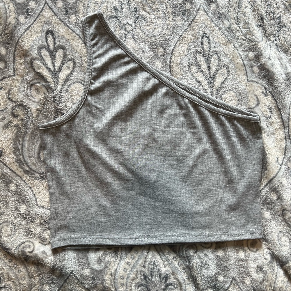 One shoulder crop top